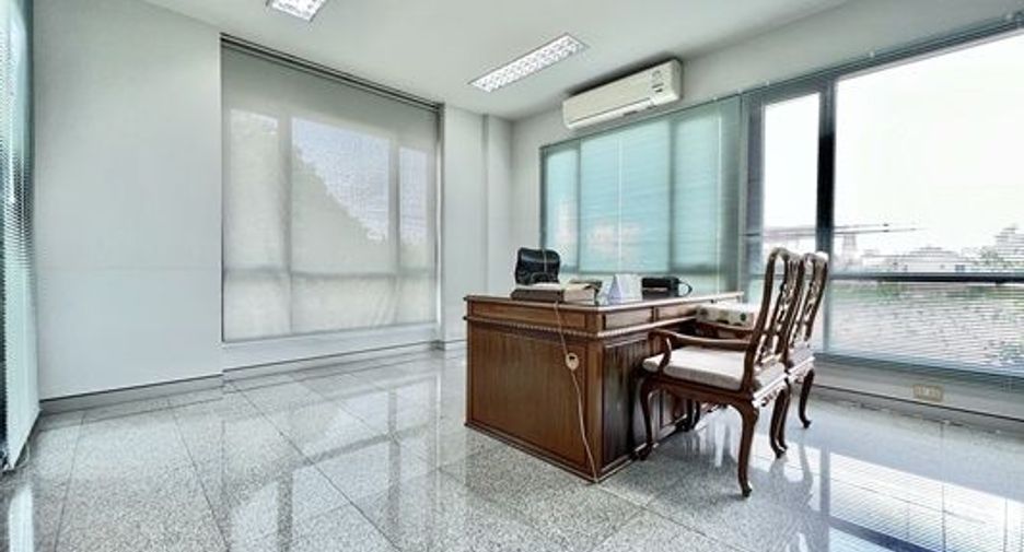 For sale 10 ベッドルーム office in Phra Khanong, Bangkok