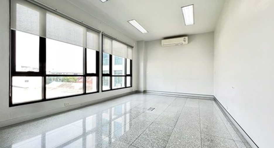 For sale 10 ベッドルーム office in Phra Khanong, Bangkok
