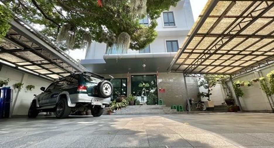 For sale 10 ベッドルーム office in Phra Khanong, Bangkok