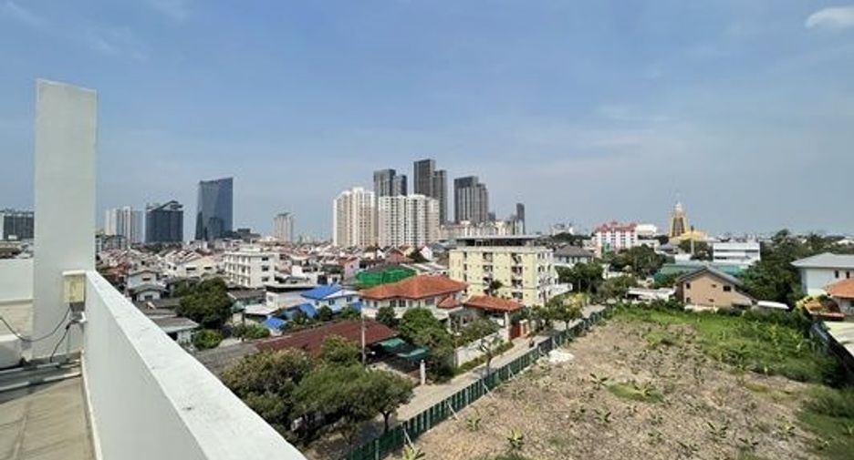 For sale 10 ベッドルーム office in Phra Khanong, Bangkok