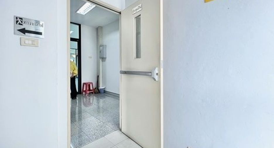 For sale 10 ベッドルーム office in Phra Khanong, Bangkok