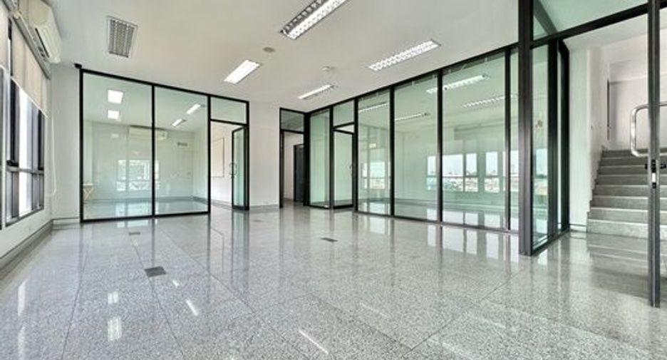 For sale 10 ベッドルーム office in Phra Khanong, Bangkok