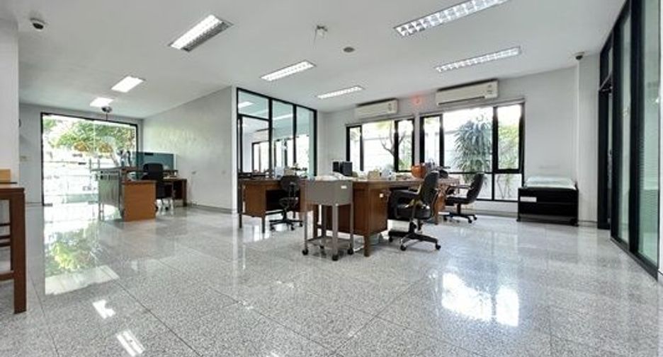 For sale 10 ベッドルーム office in Phra Khanong, Bangkok