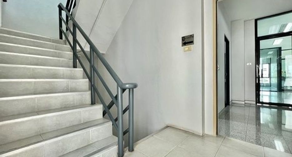 For sale 10 ベッドルーム office in Phra Khanong, Bangkok