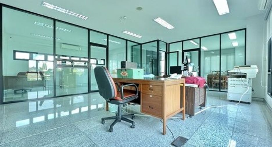 For sale 10 ベッドルーム office in Phra Khanong, Bangkok