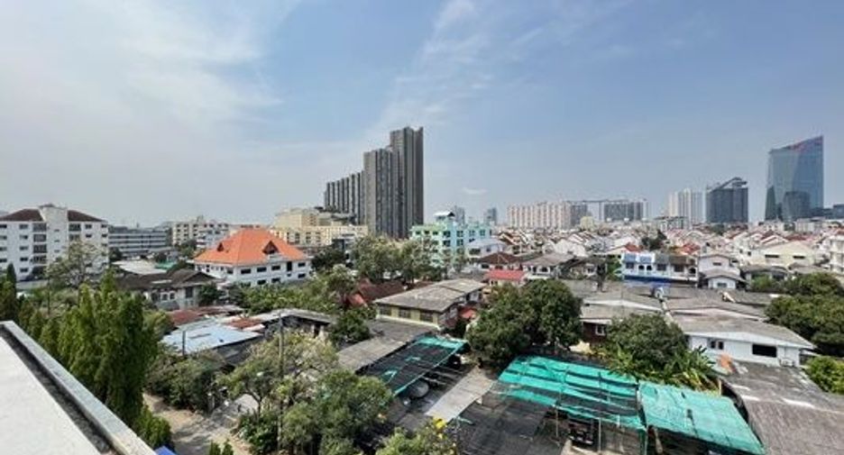 For sale 10 ベッドルーム office in Phra Khanong, Bangkok