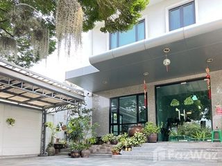 For sale 10 bedrooms office in Phra Khanong, Bangkok