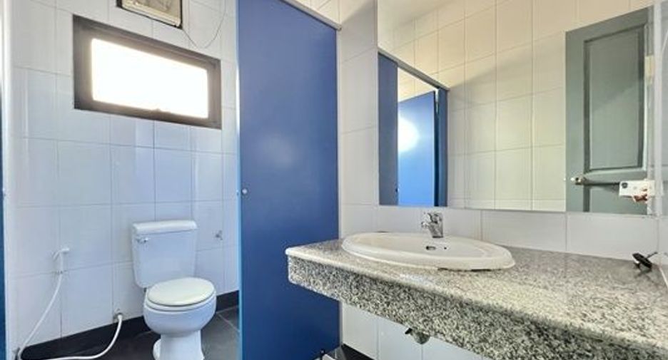 For sale 10 ベッドルーム office in Phra Khanong, Bangkok