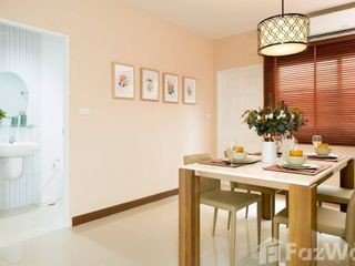 À vendre 3 chambres maison de ville à Si Racha, Chonburi