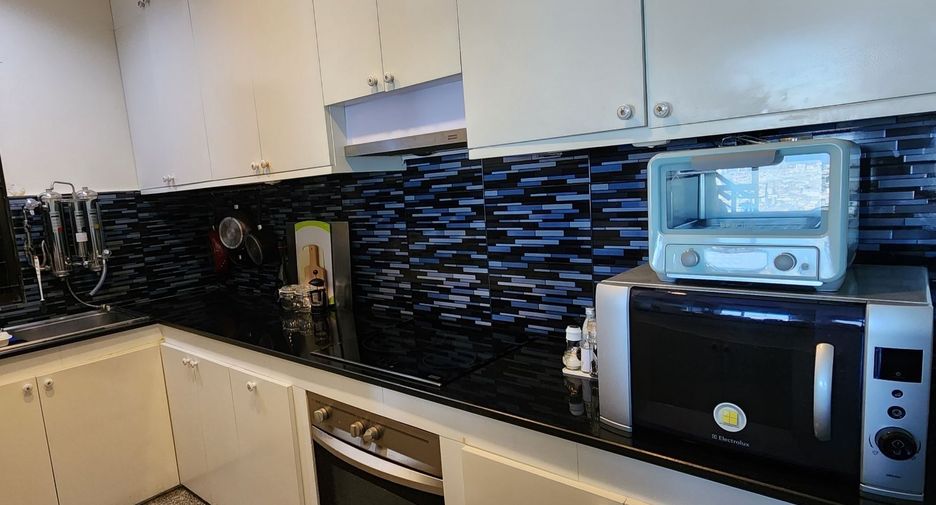 For sale 2 bedrooms condo in Khlong San, Bangkok