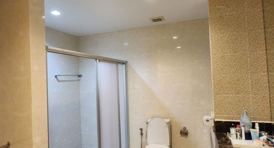For sale 2 bedrooms condo in Khlong San, Bangkok