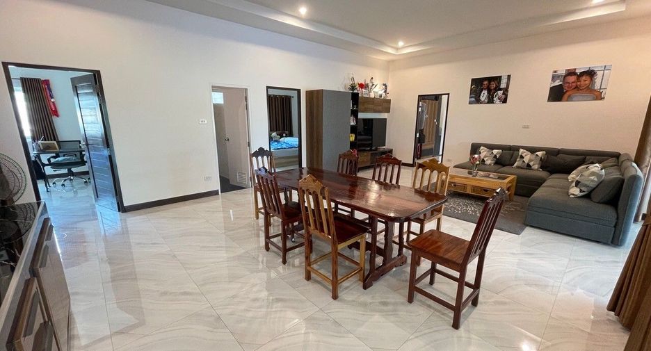 Casa en venta de 4 habitaciones en Nong Ya Plong, Phetchaburi
