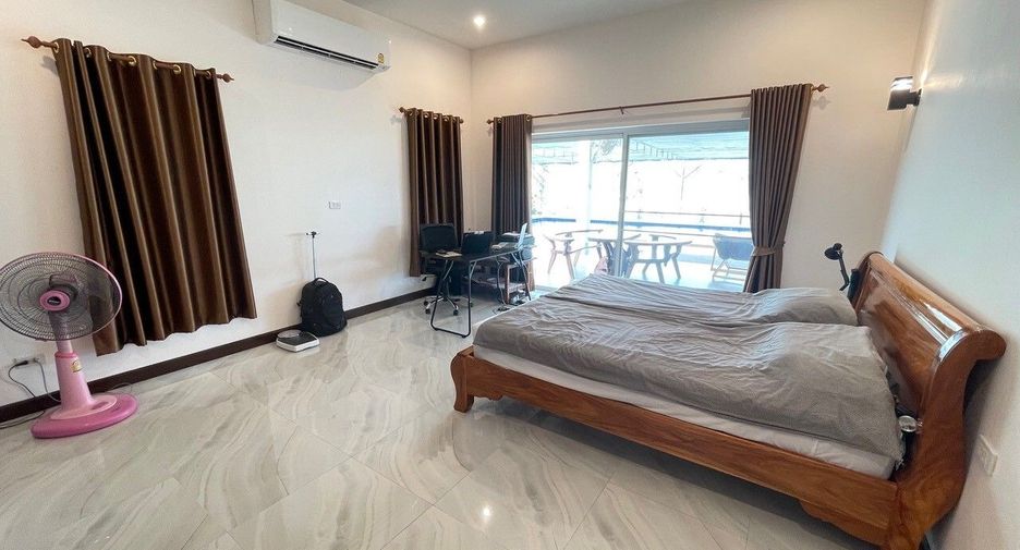 Casa en venta de 4 habitaciones en Nong Ya Plong, Phetchaburi