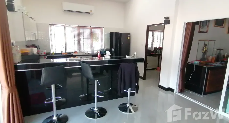 Casa en venta de 4 habitaciones en Nong Ya Plong, Phetchaburi
