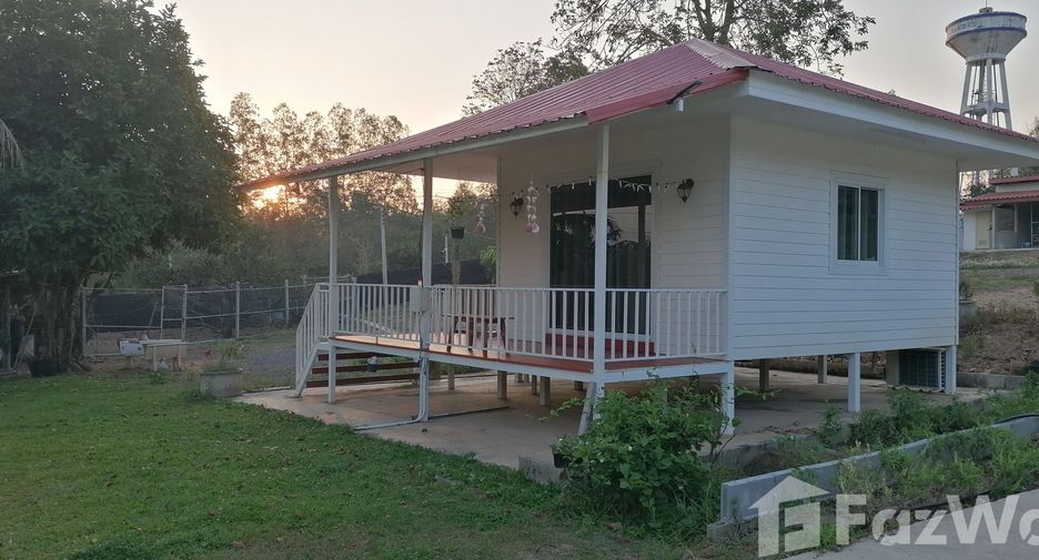 Casa en venta de 4 habitaciones en Nong Ya Plong, Phetchaburi