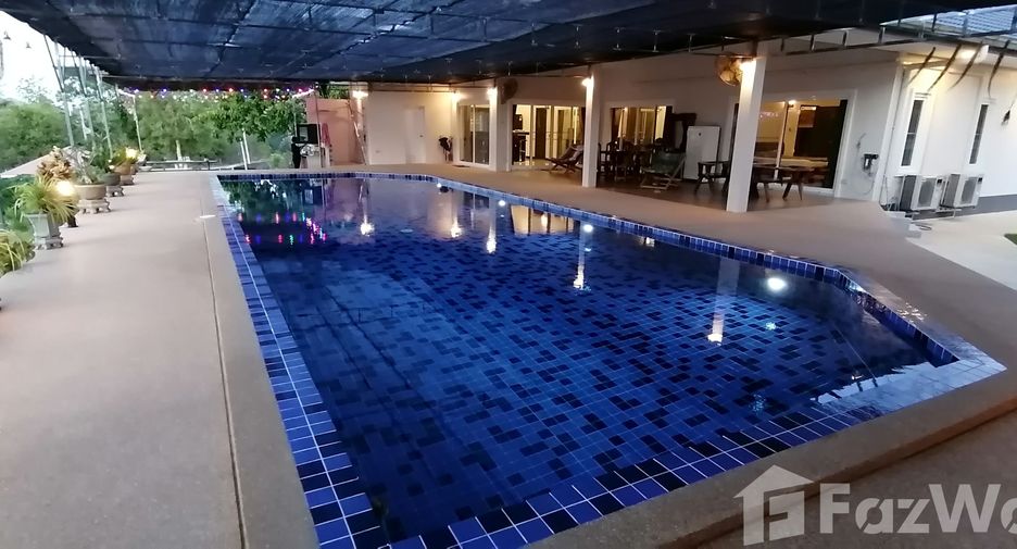 Casa en venta de 4 habitaciones en Nong Ya Plong, Phetchaburi