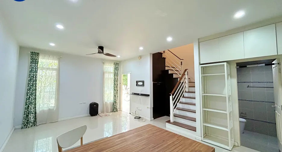 For sale and for rent 3 bedrooms townhouse in Mueang Pathum Thani, Pathum Thani