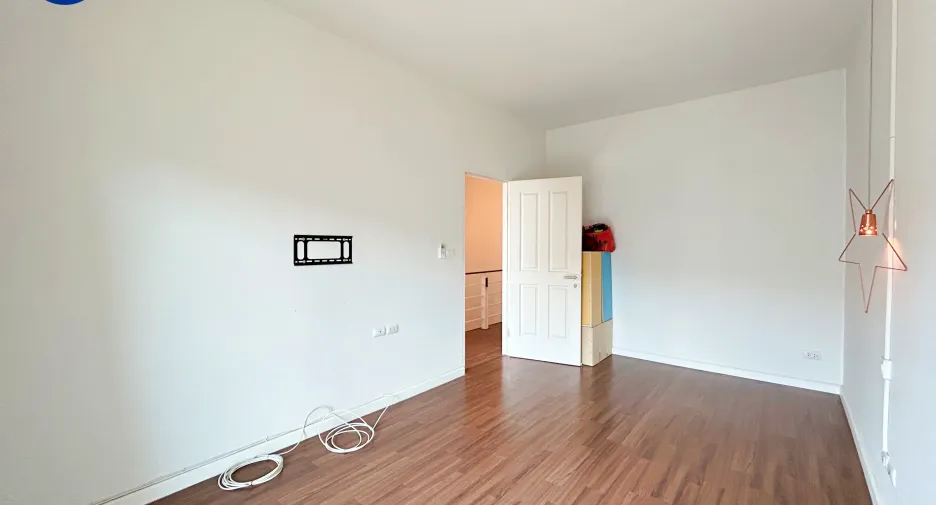 For sale and for rent 3 bedrooms townhouse in Mueang Pathum Thani, Pathum Thani
