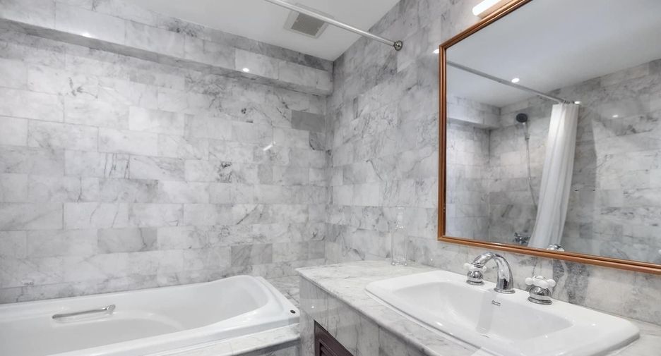 For sale 2 bedrooms condo in Chatuchak, Bangkok