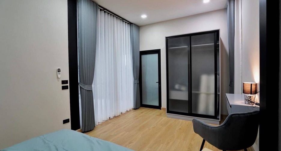 Haus zum Kauf mit 4 Zimmer in Sattahip, Chonburi