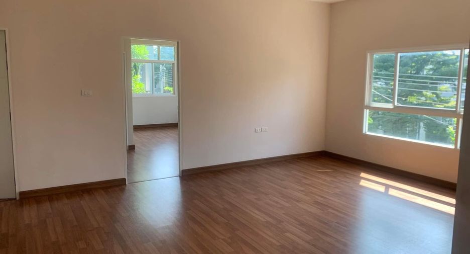 For sale 4 bedrooms house in Khlong Sam Wa, Bangkok