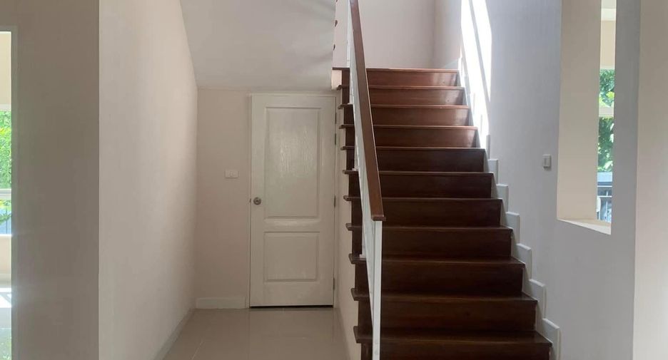 For sale 4 bedrooms house in Khlong Sam Wa, Bangkok