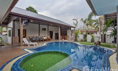 Casa en alquiler de 5 habitaciones en Bang Lamung, Chonburi