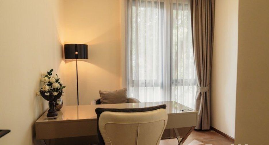 For sale 3 bedrooms condo in Khlong Toei, Bangkok