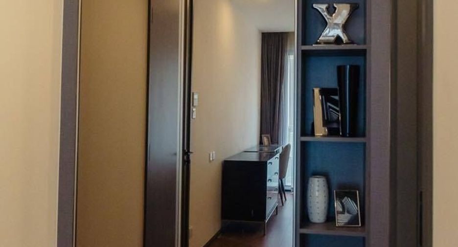 For sale 3 bedrooms condo in Khlong Toei, Bangkok