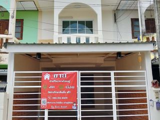 For sale 2 bedrooms townhouse in Mueang Tak, Tak