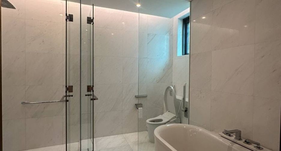 For sale 2 bedrooms condo in Pathum Wan, Bangkok