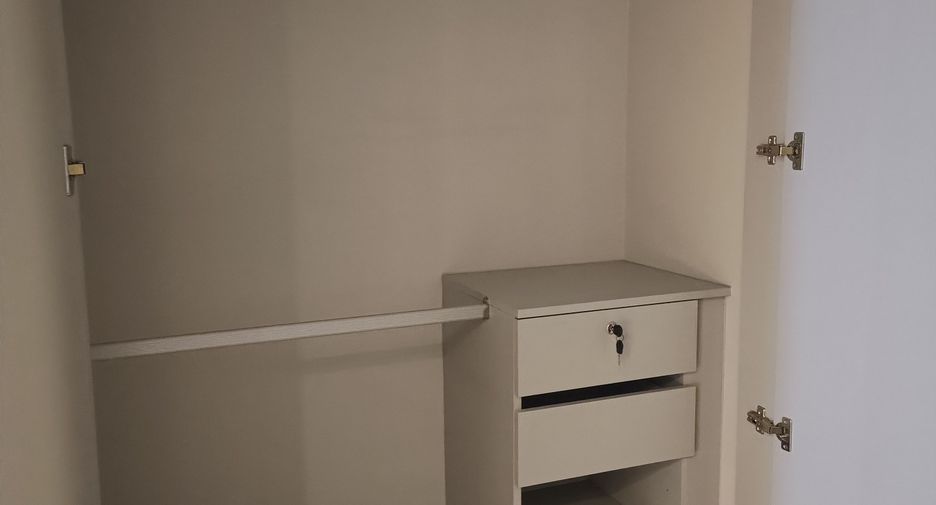 For sale studio condo in Phaya Thai, Bangkok