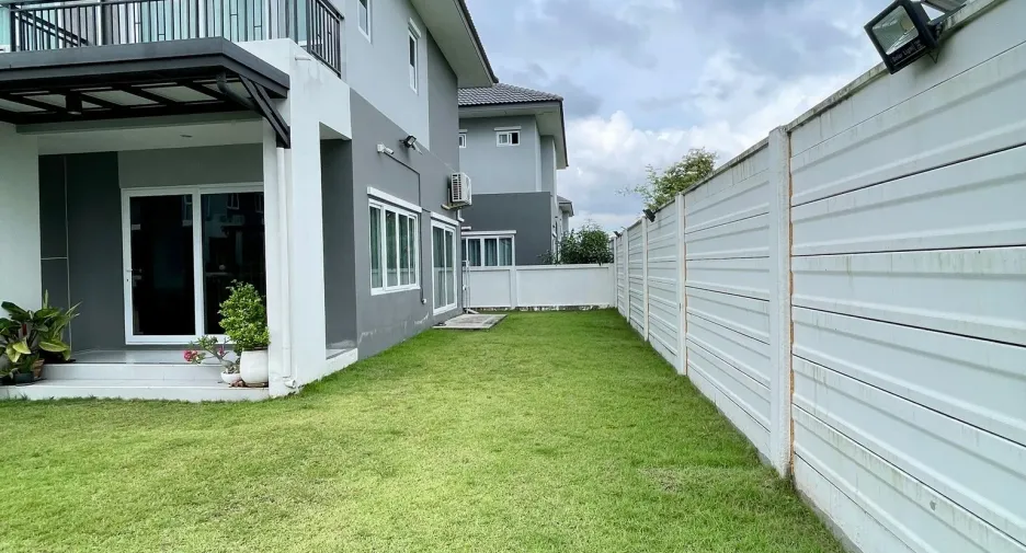 For sale 4 bedrooms house in Nong Chok, Bangkok