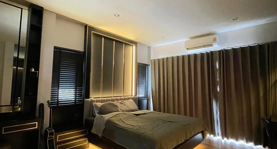 For sale 4 bedrooms house in Nong Chok, Bangkok