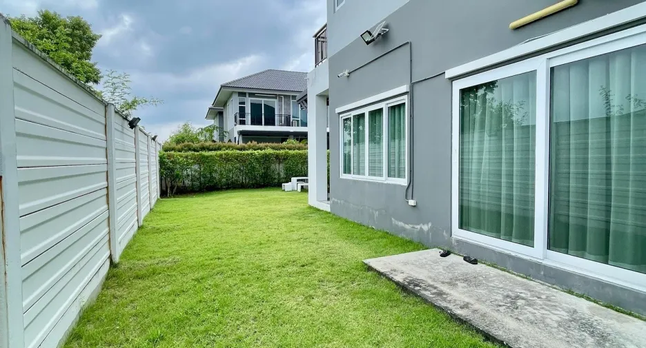 For sale 4 bedrooms house in Nong Chok, Bangkok