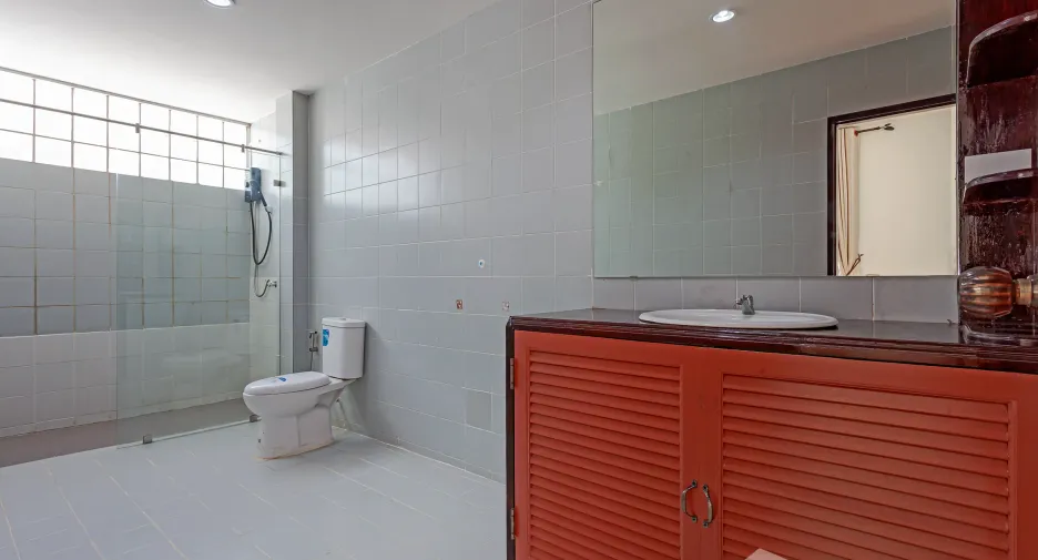 For rent 7 bedrooms house in Bang Lamung, Chonburi
