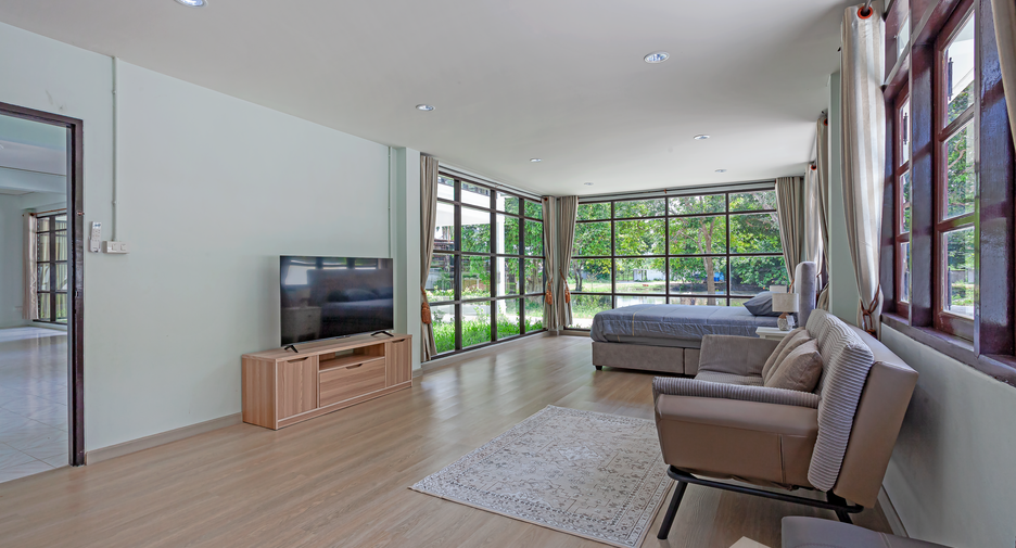 For rent 7 bedrooms house in Bang Lamung, Chonburi