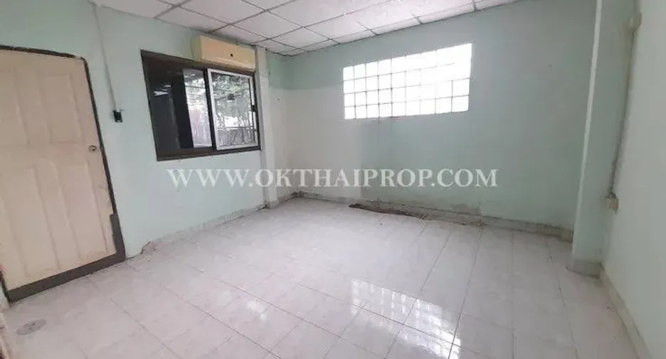 For sale 4 bedrooms townhouse in Pak Kret, Nonthaburi
