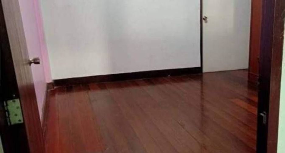 For sale 6 bedrooms townhouse in Bang Sue, Bangkok