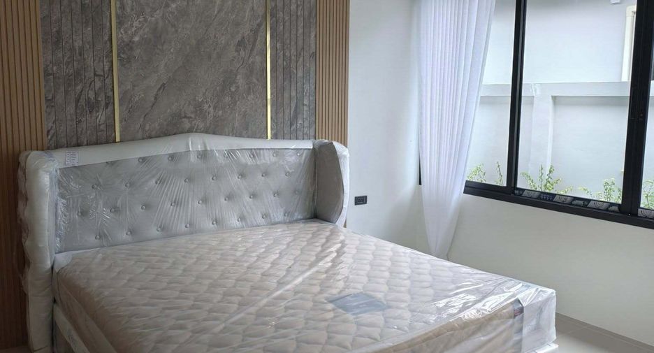 For rent 4 bedrooms villa in Huay Yai, Pattaya