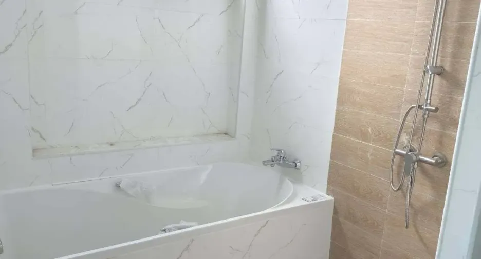 For rent 4 bedrooms villa in Bang Lamung, Chonburi