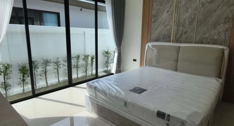 For rent 4 bedrooms villa in Bang Lamung, Chonburi