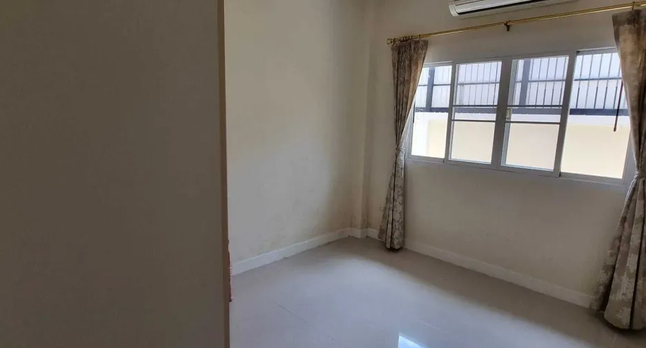 Haus zur Miete mit 3 Zimmer in Mueang Phuket, Phuket