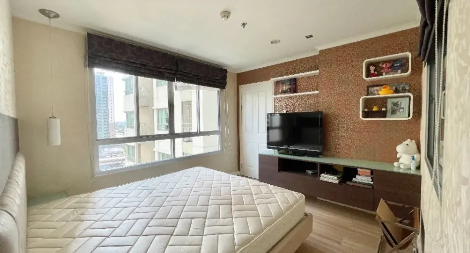 For sale 2 bedrooms condo in Bang Phlat, Bangkok