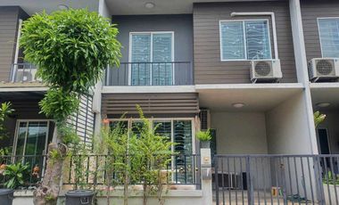 À vendre 3 chambres maison de ville à Bang Phli, Samut Prakan