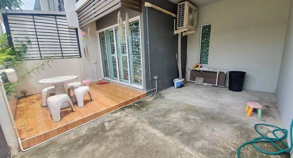 À vendre 3 chambres maison de ville à Bang Phli, Samut Prakan