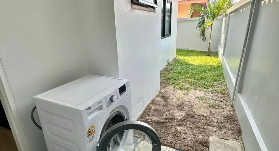 Villa en alquiler de 3 habitaciones en Bang Lamung, Chonburi