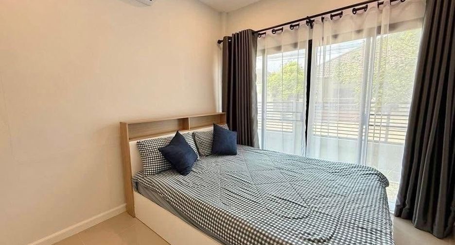 Villa en alquiler de 3 habitaciones en Bang Lamung, Chonburi