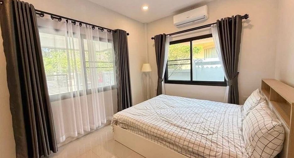 Villa en alquiler de 3 habitaciones en Bang Lamung, Chonburi