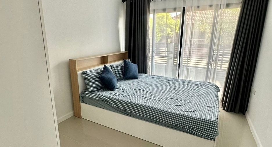 Villa en alquiler de 3 habitaciones en Bang Lamung, Chonburi